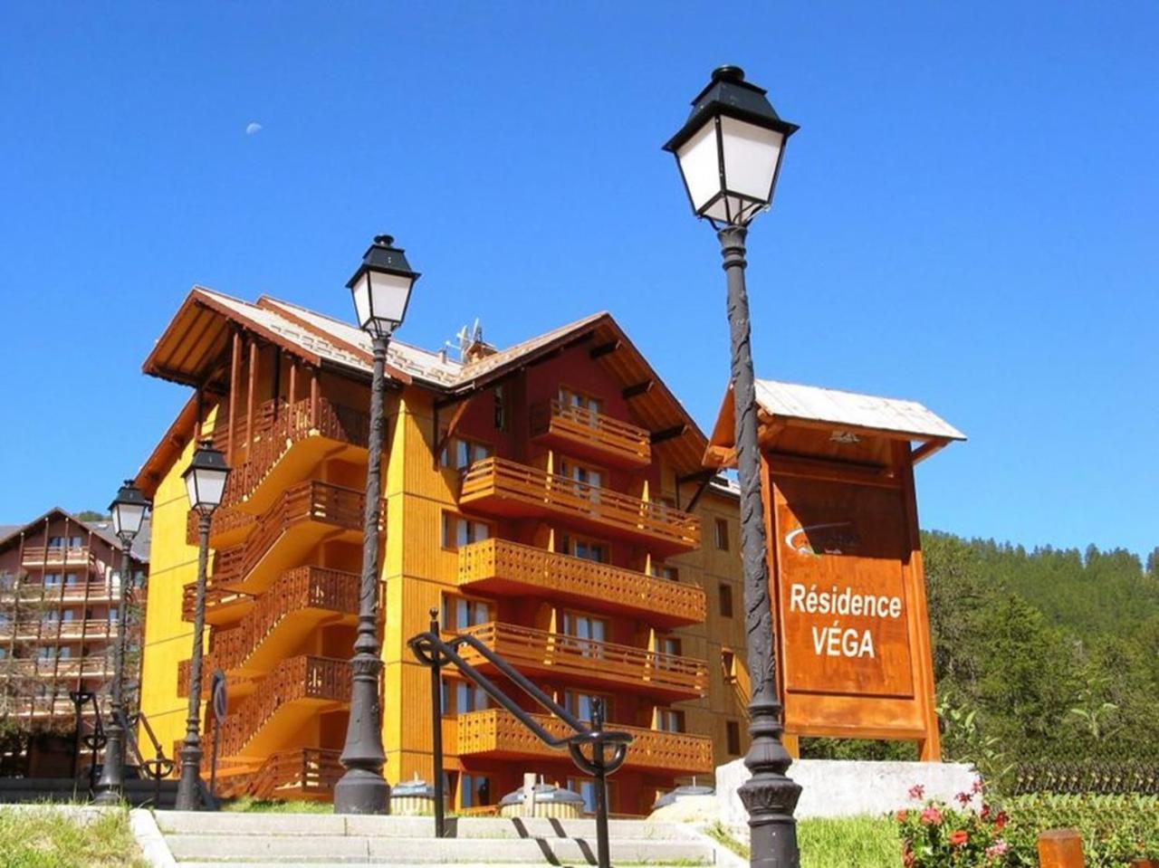 Vacanceole - Vega Aparthotel 2*